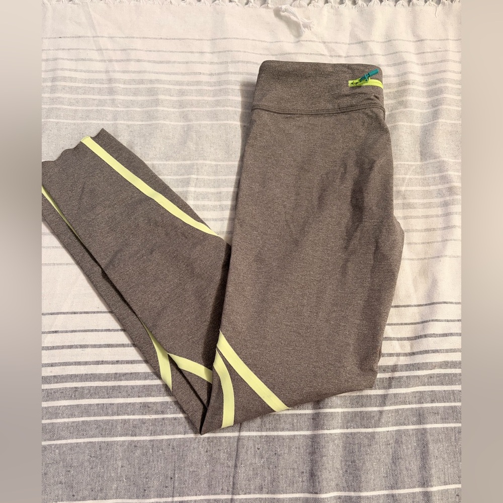 Ivivva leggings
Size 12
